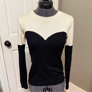 MILLY Color-Block Long Sleeve Sweetheart Sweater - Cream & Black - Size Small